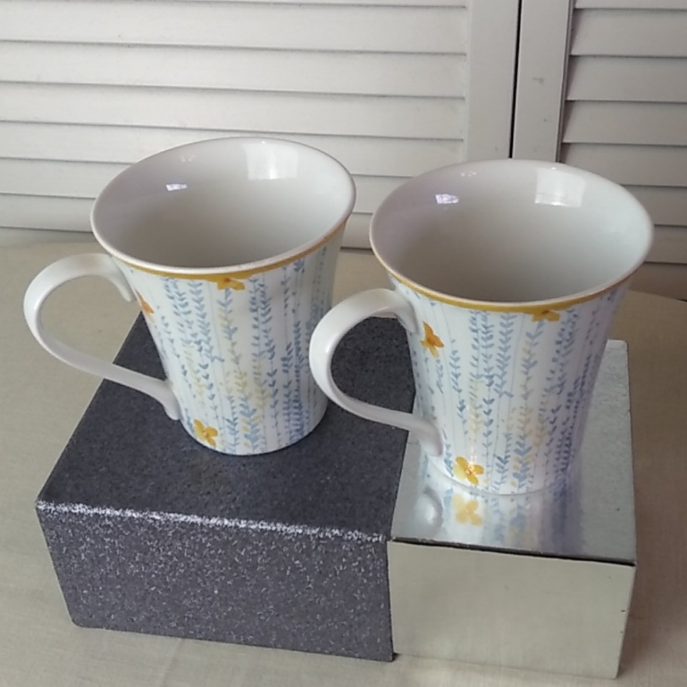 Nicole Miller Coffee/Tea Cups